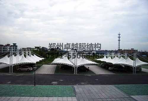 大型停車場建設膜結(jié)構車棚性價比更高