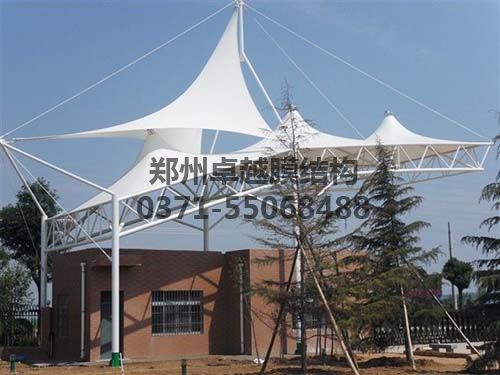 膜結(jié)構(gòu)材料主要有四種：膜材、鋼構(gòu)、索及附件