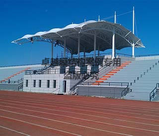 長春一汽高等?？茖W校操場膜結構看臺