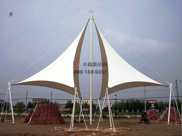 烏蘭察布景觀<font color='red'>張拉膜結(jié)構(gòu)</font>遮陽(yáng)棚【生產(chǎn)廠(chǎng)家】