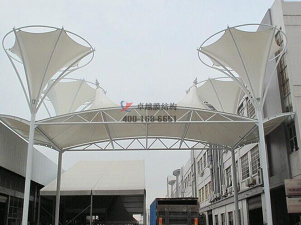 烏魯木齊景觀<font color='red'>張拉膜結(jié)構(gòu)</font>遮陽(yáng)棚【生產(chǎn)廠(chǎng)家】