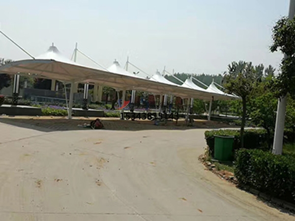 江蘇鹽城港膜結(jié)構(gòu)充電站停車(chē)棚【廠(chǎng)家直銷(xiāo)】