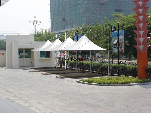 欒川<font color='red'>膜結(jié)構(gòu)停車棚</font>【設(shè)計(jì)生產(chǎn)銷售】