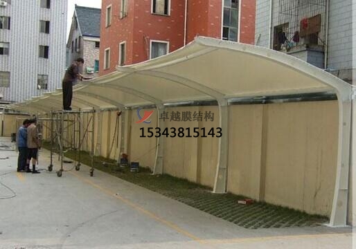 寶雞商業(yè)廣場(chǎng)雨棚搭建