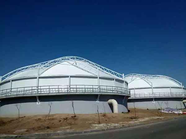 如何解決污水池臭氣熏天的問題？