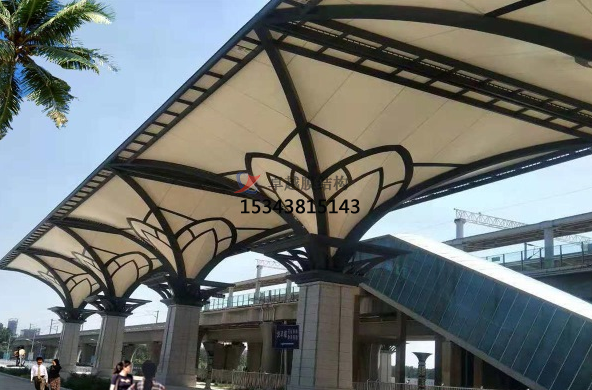 張拉膜結(jié)構(gòu)遮陽(yáng)雨棚能抵抗多少級(jí)臺(tái)風(fēng)暴雨？