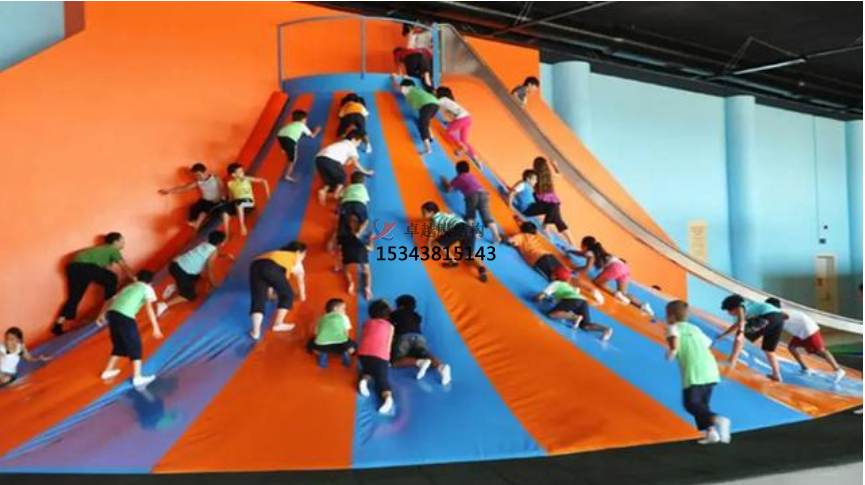 膜結構火山攀巖