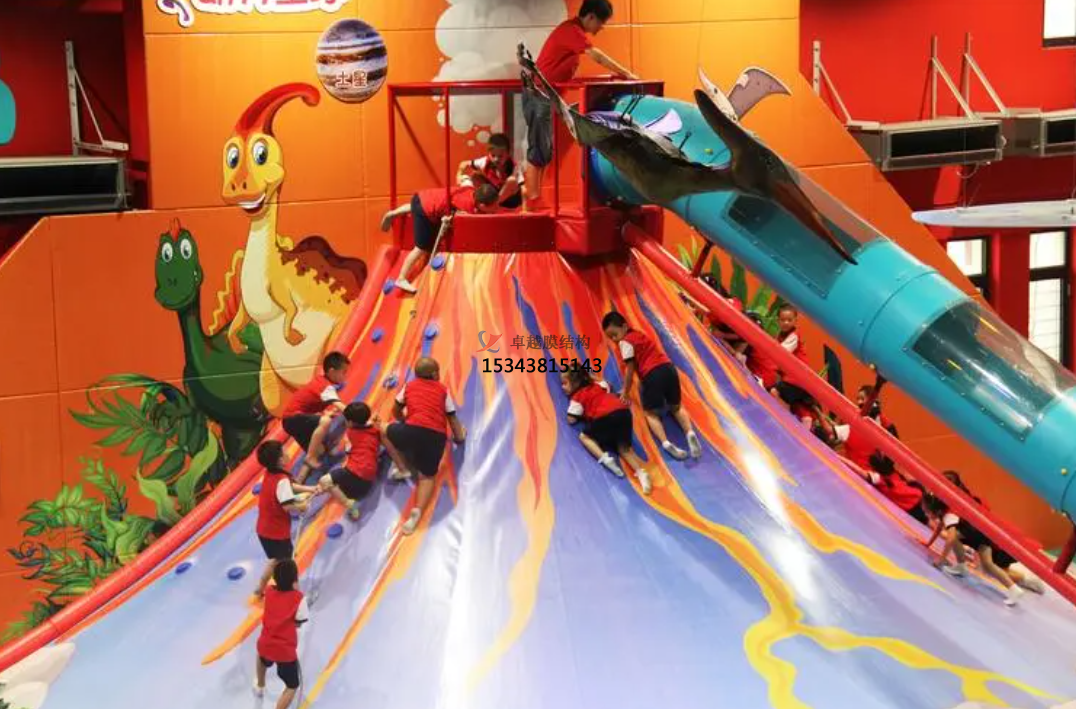 彩膜火山攀巖生產(chǎn)廠家如何選擇？